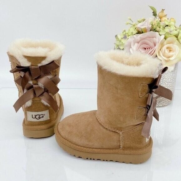 UGG Australia BAILEY BOW II Girls Boots Bow CHESTNUT Sheepskin Toddler US 9 - Picture 1 of 8